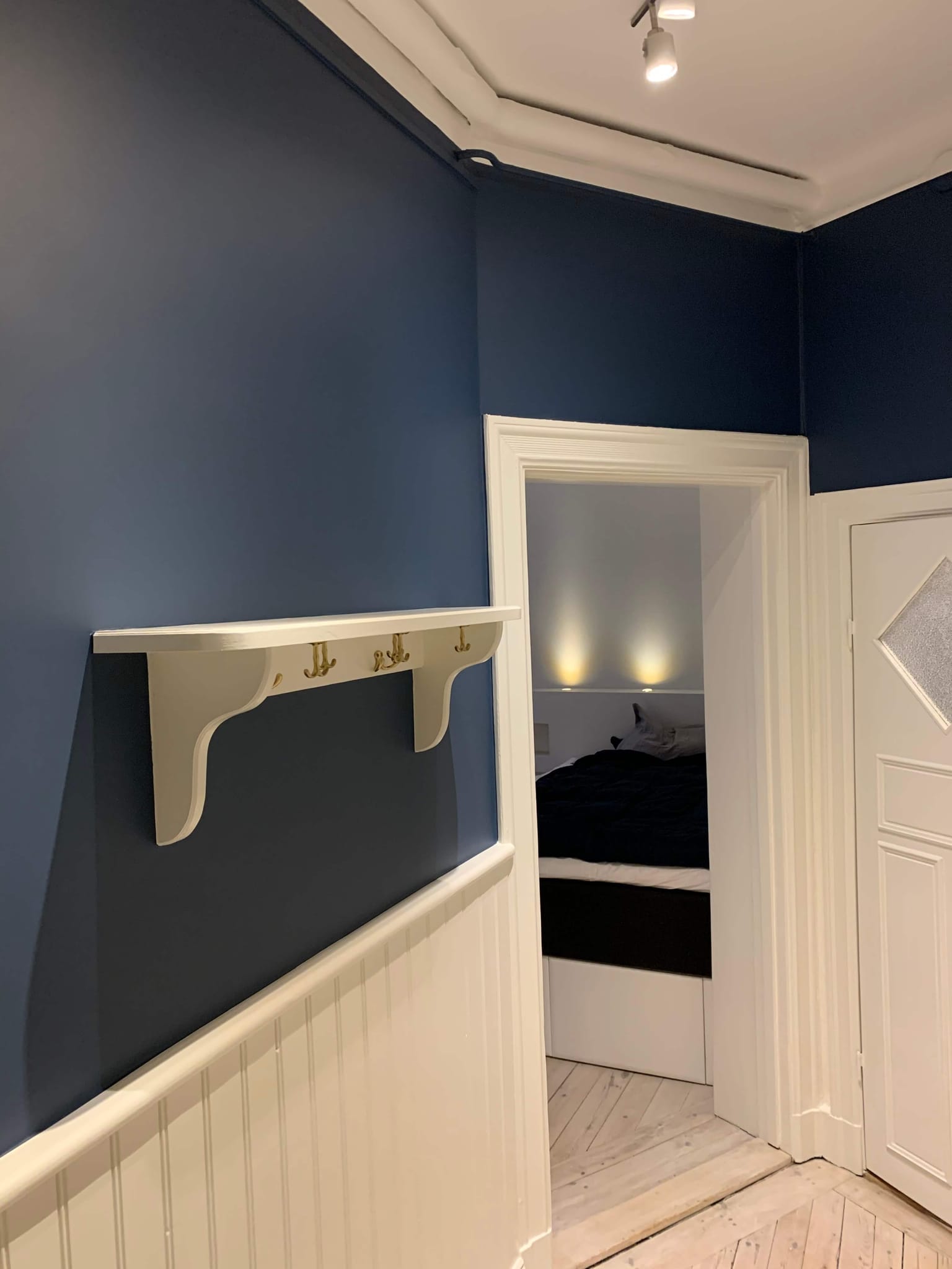 Invändig målning av vardagsrum i Stockholm